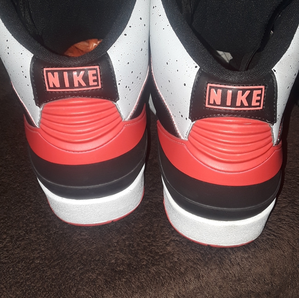 Sneakers - Picture 2 of 4